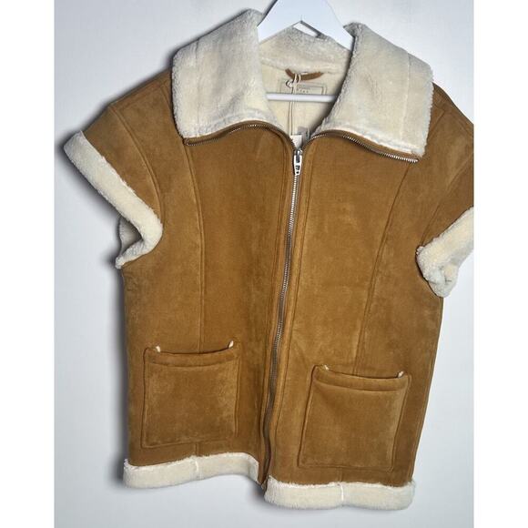 BLANK NYC Revolve Faux Fur Sherpa Cap Sleeve Vest Size Small In Biscotti NEW - Picture 6 of 14
